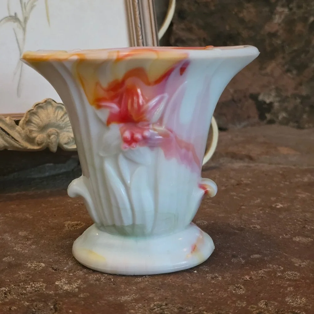 Vintage Akro Agate Slag Glass Cornucopia Vase Floral Lily Multi Color Swirl 4.5